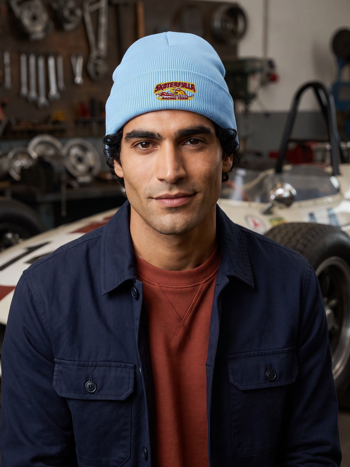 SRT PERSON HCB-BBL-SRT | Skoterfylla Racing Team – Baby Blue Hatitude Cuffed Beanie | 10.56x4.70cm
