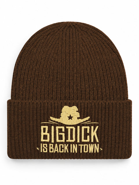 Big Dick Is Back In Town – Hatitude Oversized Cuffed Beanie Valnöt, brodyr framifrån