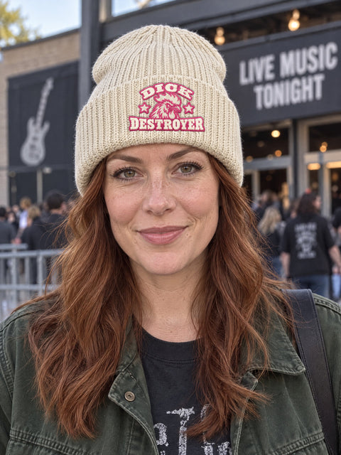 Dick Destroyer – Hatitude Oversized Cuffed Beanie Havre, på person