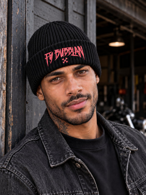 Fy bubblan – Hatitude Oversized Cuffed Beanie Svart, på modell