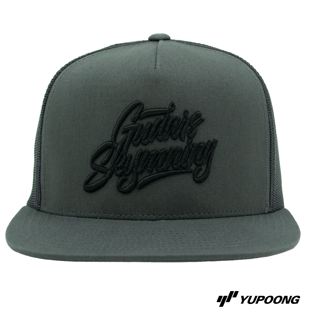 Trucker Gudars Skymning [svart brodyr]