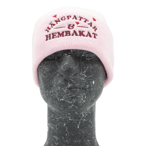 Hängpattar & Hembakat rosa Yupoong-mössa framifrån