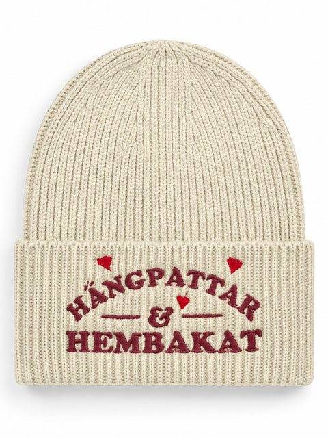 Hängpattar & Hembakat – Hatitude Oversized Cuffed Beanie Havre, brodyr framifrån
