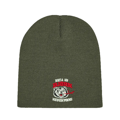 Reta en björn med en pinne – Beanie – produktbild på vit bakgrund