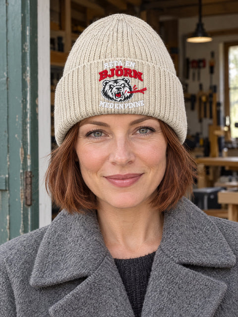 Reta en björn med en pinne – Hatitude Oversized Cuffed Beanie Havre, på modell