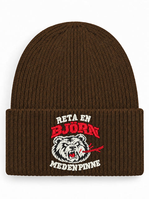 Reta en björn med en pinne – Hatitude Oversized Cuffed Beanie Valnöt, brodyr framifrån