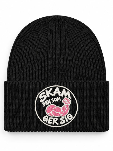 Skam den som ger sig – Hatitude Oversized Cuffed Beanie Svart, brodyr framifrån