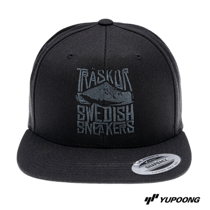 Snapback Träskor Swedish Sneakers [svart brodyr]