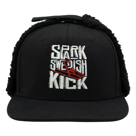 Spark Swedish Kick – svart Apex Snapback, framifrån